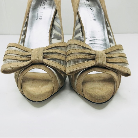 ⬇️ Ron White Nude Suede Bow heels - Picture 5 of 8